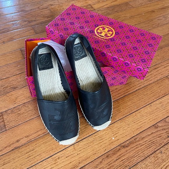 Tory Burch Shoes - Tory Burch woman leather shoe size 8.5